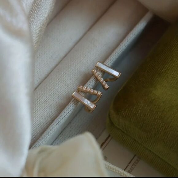 ✨🆕✨Elegant Gold Plated Chic Minimalist Shiny Zircon Stud Earrings✨ - Picture 6 of 11